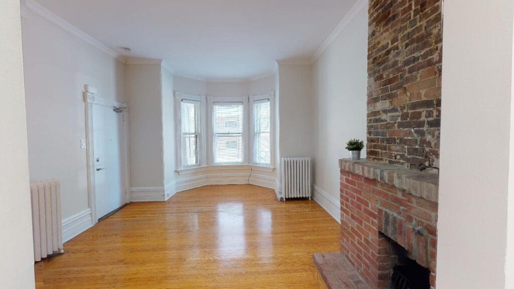 Image of 155 MacLaren amenities